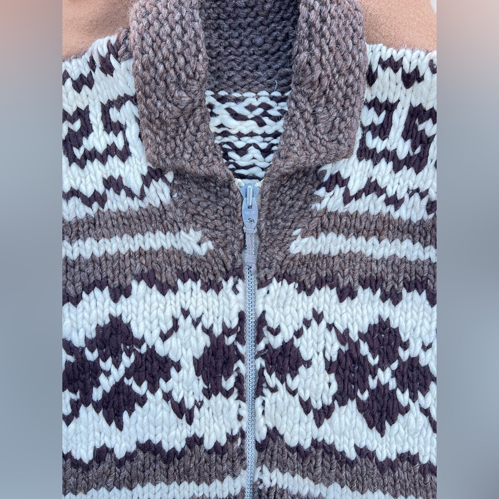 Hand Knit Cowichan Style 100% Wool Vintage Sweater - Picture 7 of 8